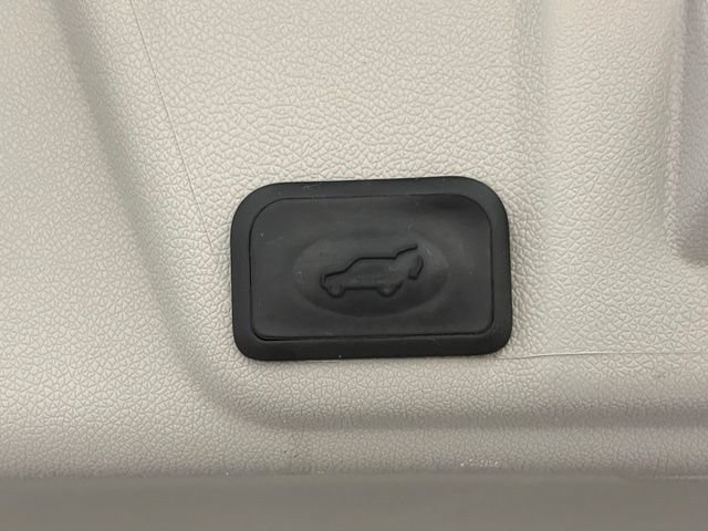 Used 2016 Buick Enclave Leather AWD/4WD image 9