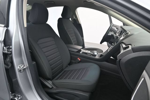 Certified 2020 Ford Fusion SE FWD image 31