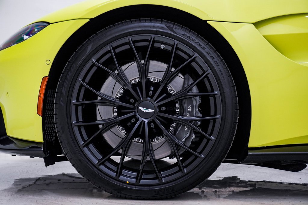 Used 2023 Aston Martin V8 Vantage Coupe image 15