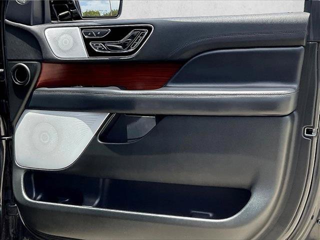 Used 2023 Lincoln Navigator L Reserve AWD/4WD image 18
