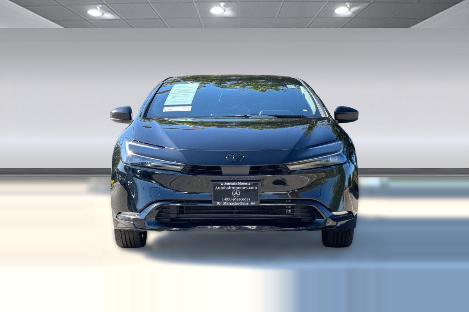 Used 2025 Toyota Prius FWD image 6