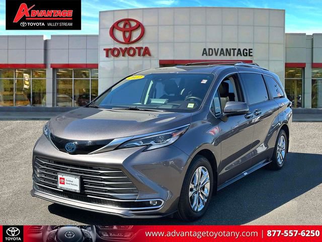 Used 2022 Toyota Sienna Platinum image 4