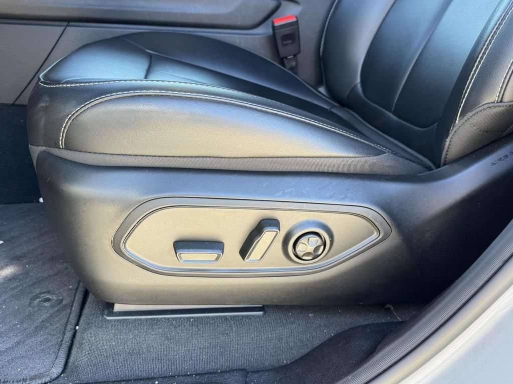 Used 2025 Jeep Grand Cherokee L Limited w/ Trailer Tow Package AWD/4WD image 21
