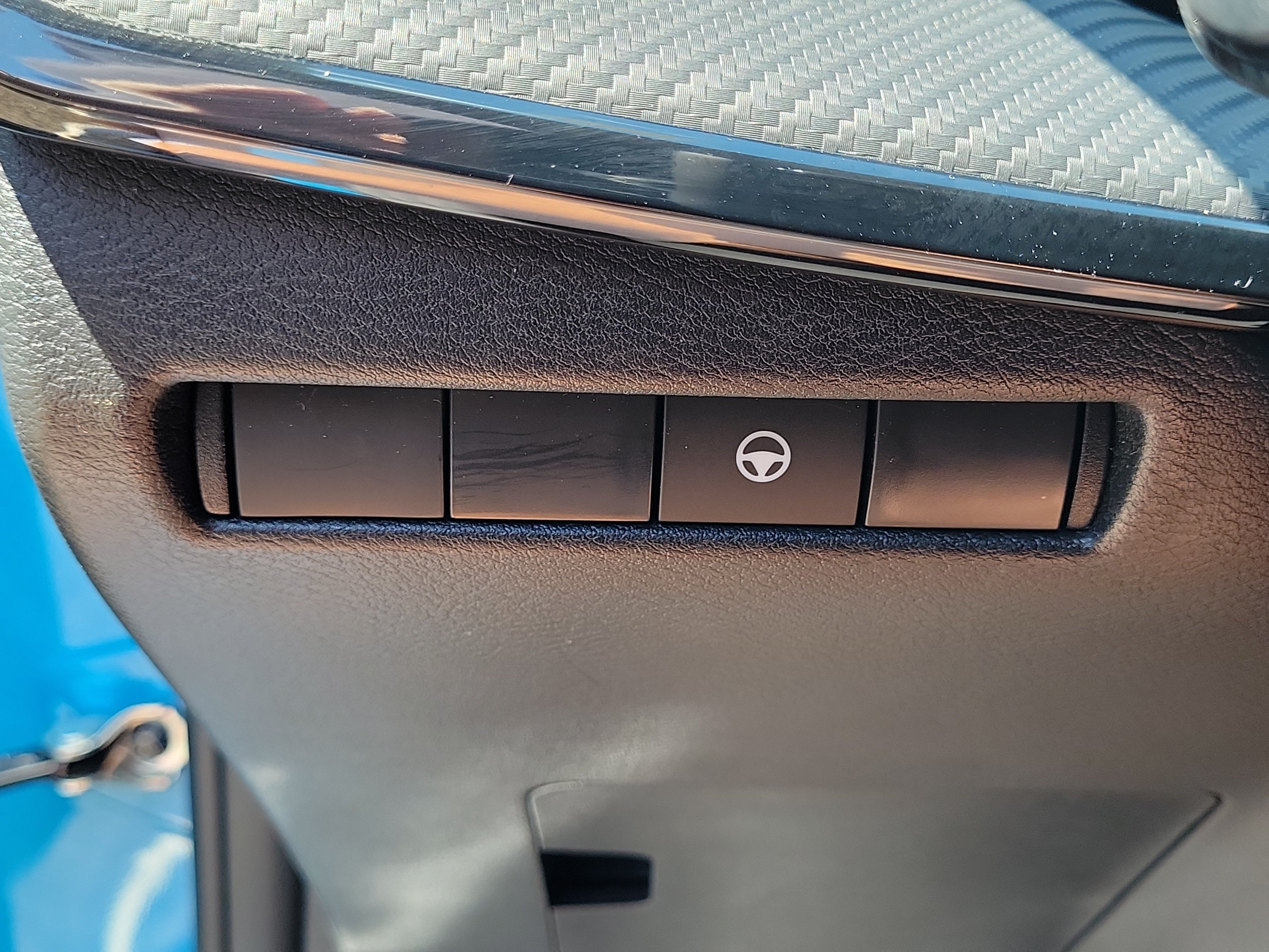 Certified 2025 Nissan Kicks SR AWD/4WD image 22