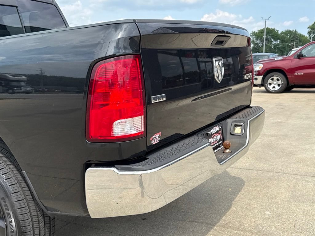 Used 2017 RAM 1500 Classic SLT AWD/4WD image 12