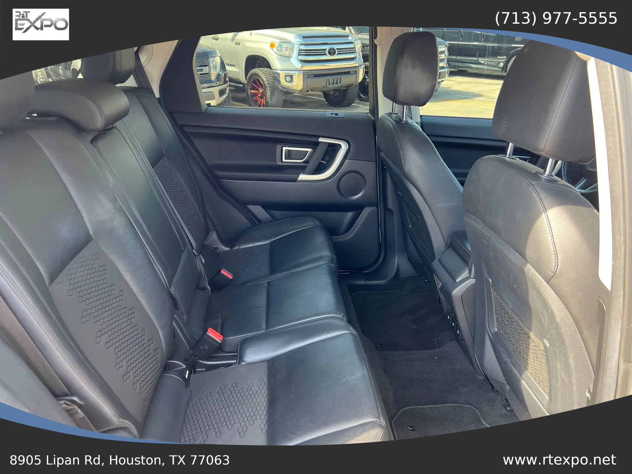 Used 2018 Land Rover Discovery Sport SE image 26