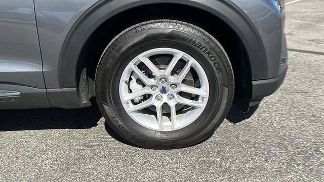 Used 2025 Ford Explorer Active RWD image 9