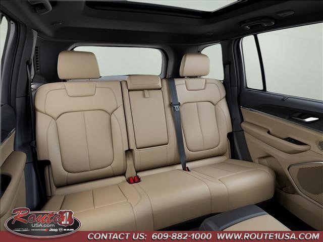 New 2026 Jeep Grand Cherokee Limited w/ Luxury Tech Group II AWD/4WD image 16