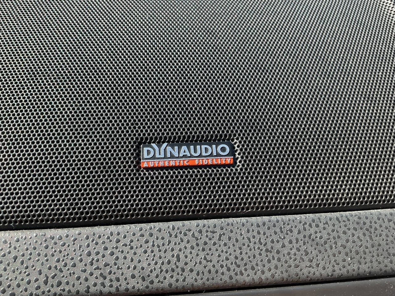 Used 2010 Volvo V50 T5 R-Design image 19