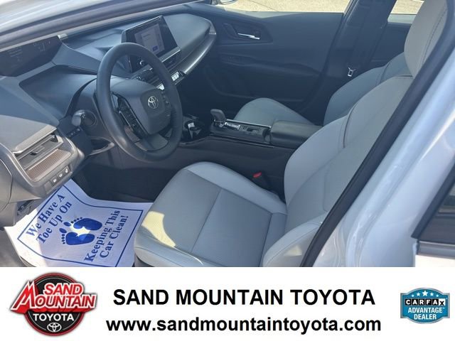 Used 2023 Toyota Prius XLE FWD image 13