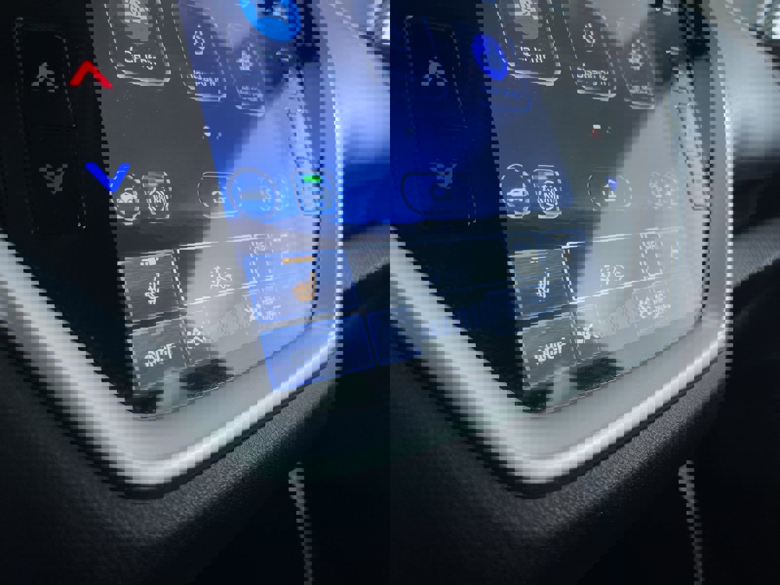 Used 2023 Subaru Ascent Premium w/ Convenience Package image 19