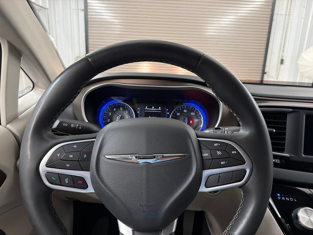 Used 2023 Chrysler Voyager LX FWD image 28