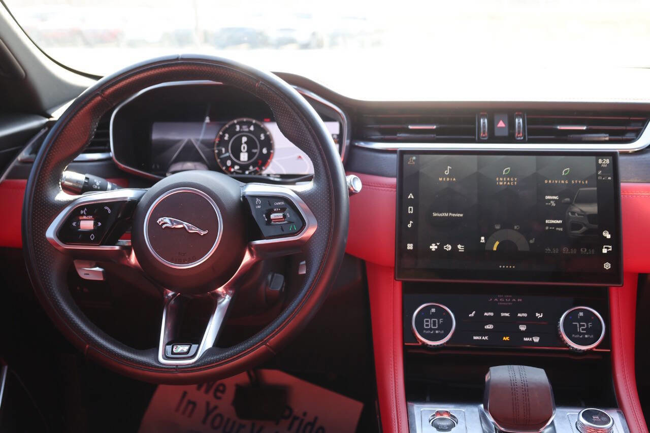 Used 2021 Jaguar F-PACE R-Dynamic S image 23