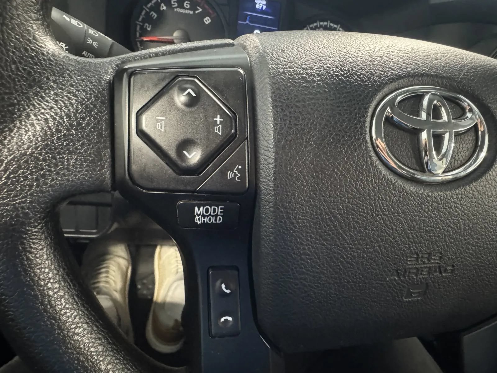 Used 2023 Toyota Tacoma SR AWD/4WD image 36