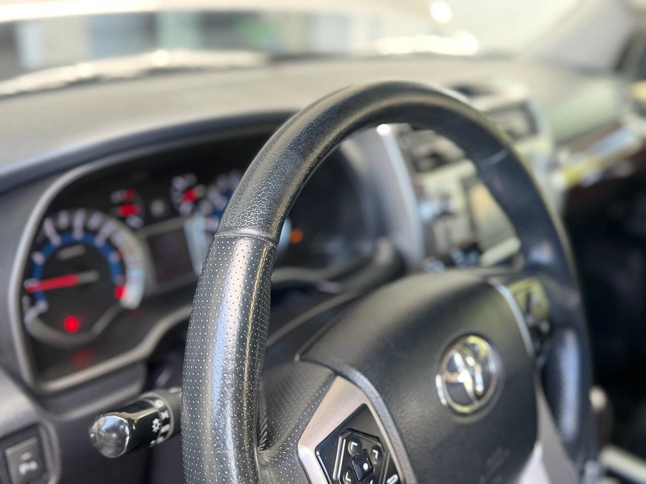 Used 2018 Toyota 4Runner Limited AWD/4WD image 8