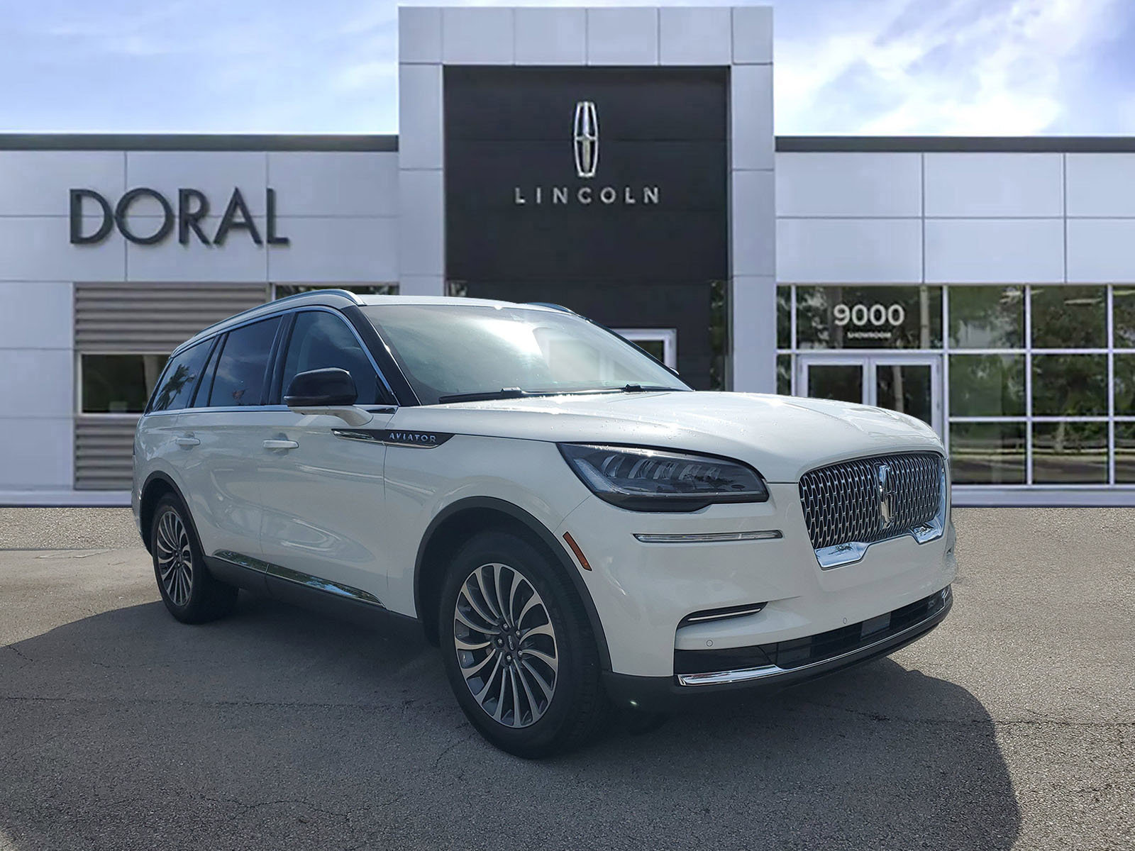 Certified 2023 Lincoln Aviator Reserve image 1