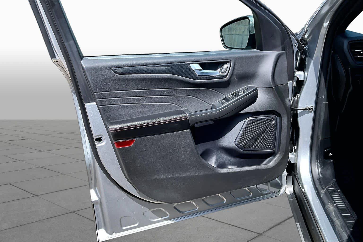 Used 2023 Ford Escape ST-Line w/ Tech Pack #1 FWD image 22