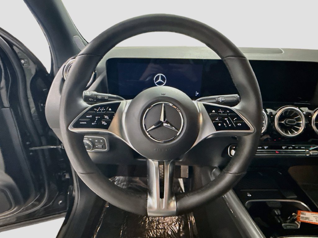 Used 2026 Mercedes-Benz GLA 250 4MATIC image 12