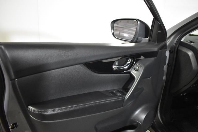 Used 2022 Nissan Rogue Sport SV AWD/4WD image 7
