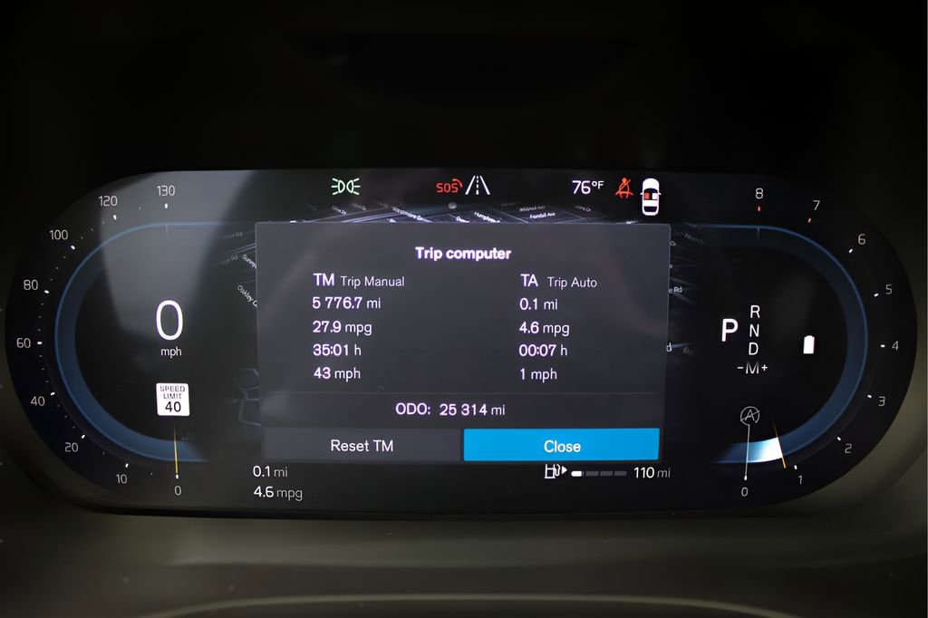 Used 2025 Volvo XC60 B5 Ultra image 33