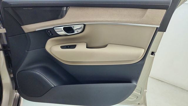New 2026 Volvo XC90 T8 Plus w/ Protection Package Premier AWD/4WD image 40