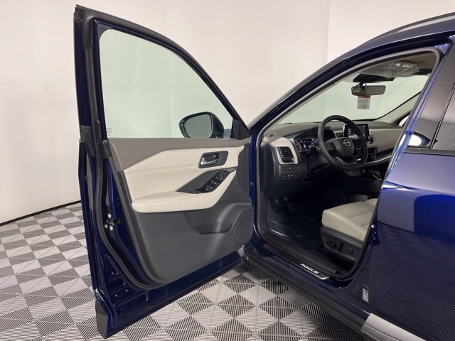 New 2026 Nissan Rogue Dark Armor FWD image 17