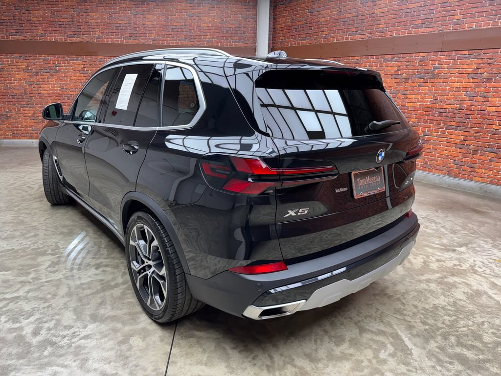 Certified 2026 BMW X5 xDrive40i w/ Climate Comfort Package AWD/4WD image 2