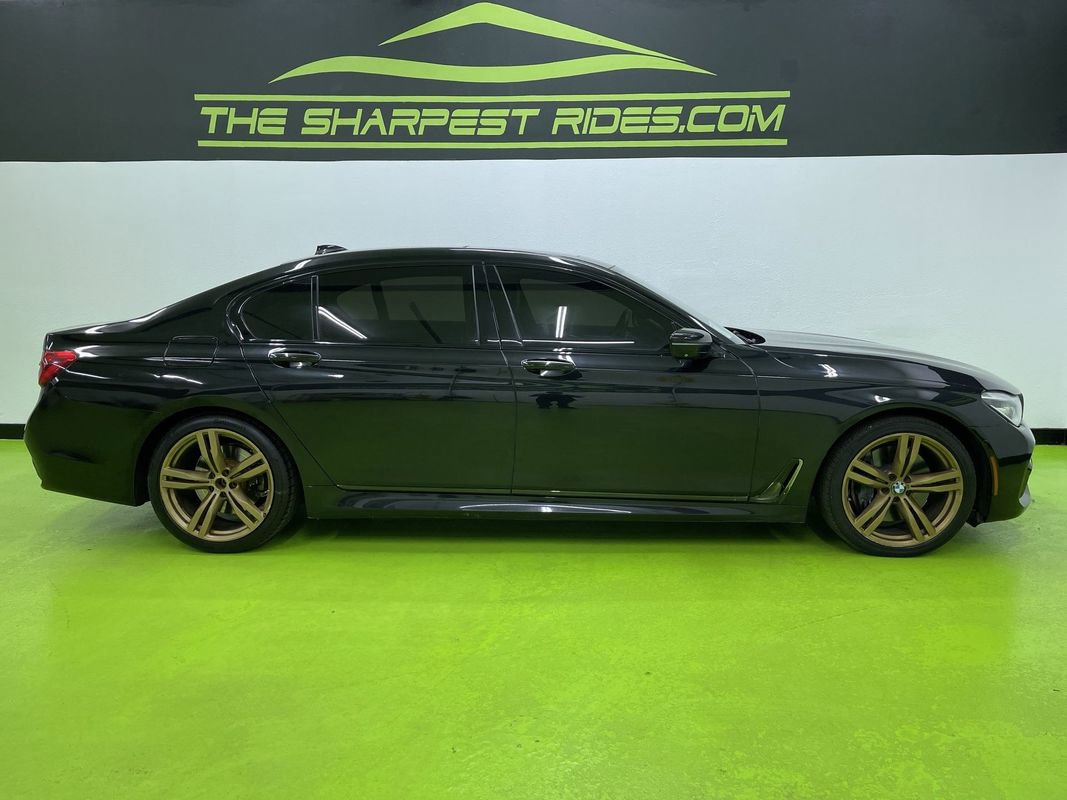Used 2017 BMW 750i image 11
