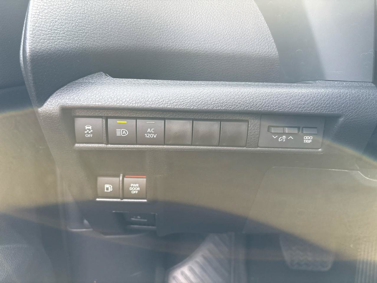 Used 2026 Toyota Sienna XSE AWD/4WD image 17