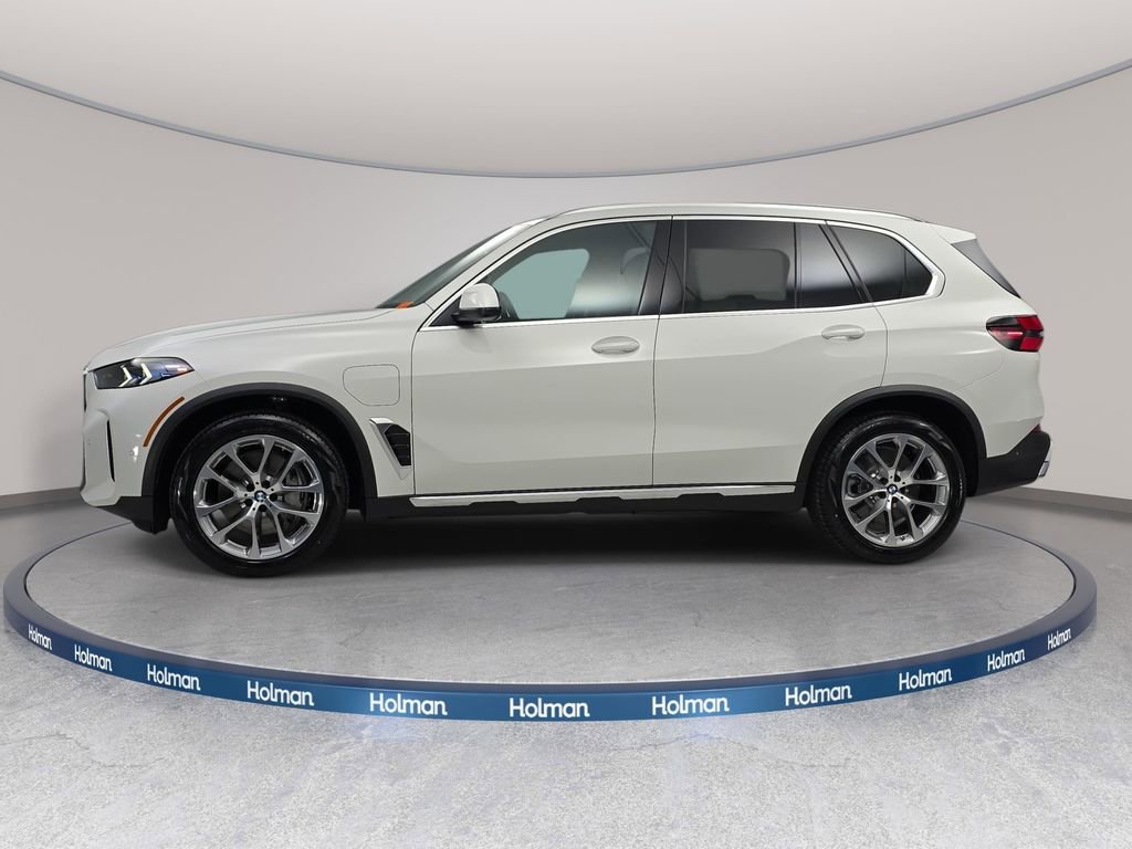 New 2026 BMW X5 xDrive50e image 8