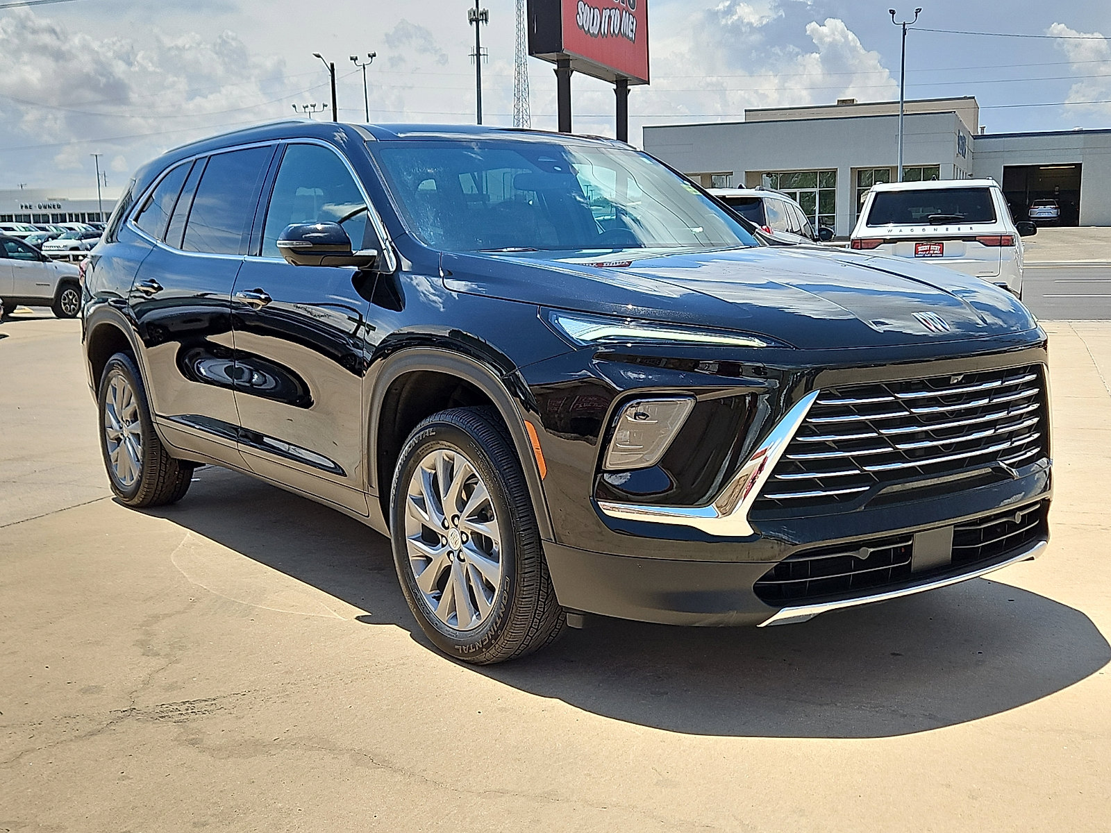 Used 2025 Buick Enclave Preferred FWD image 4
