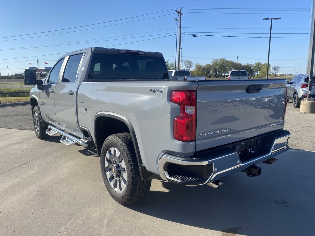 Used 2024 Chevrolet Silverado 2500 LT w/ Texas Edition image 3