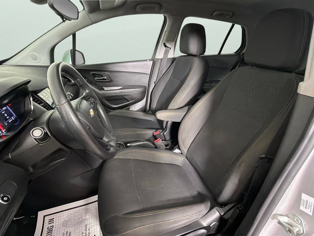 Used 2019 Chevrolet Trax LS FWD image 17