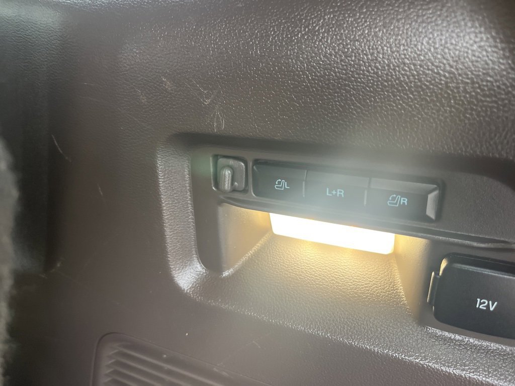 Used 2020 Ford Explorer Platinum w/ Premium Technology Package image 14