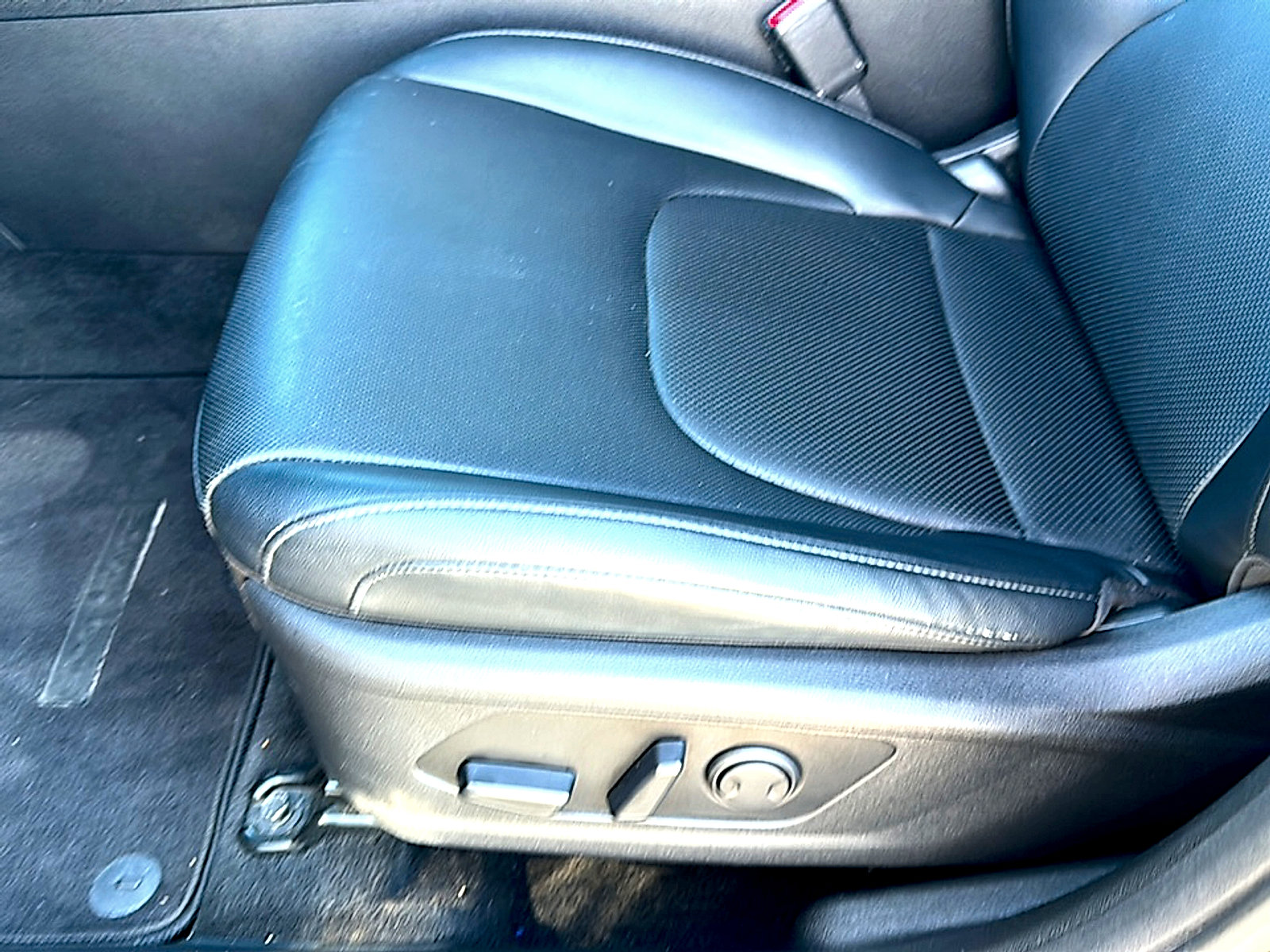 Used 2023 Kia Sportage EX image 15