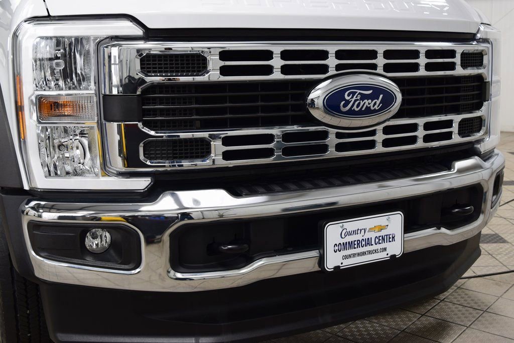 Used 2024 Ford F550 4x4 Crew Cab Super Duty w/ XLT Value Package image 7