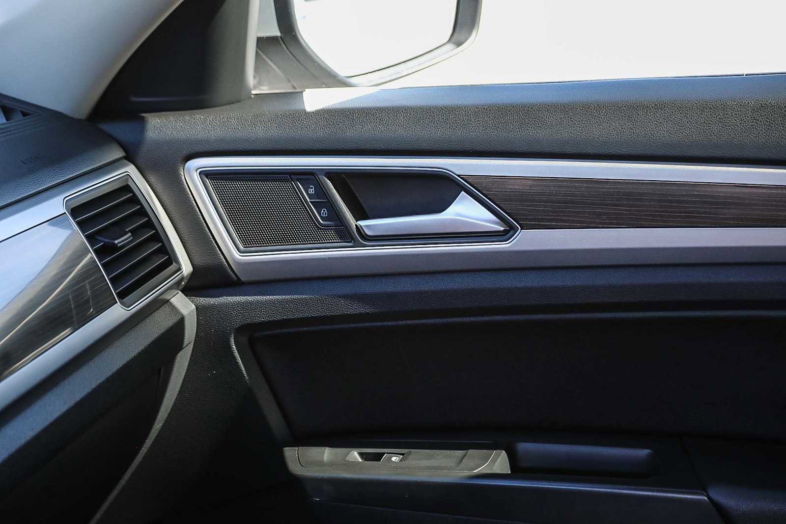 Used 2018 Volkswagen Atlas SE image 22