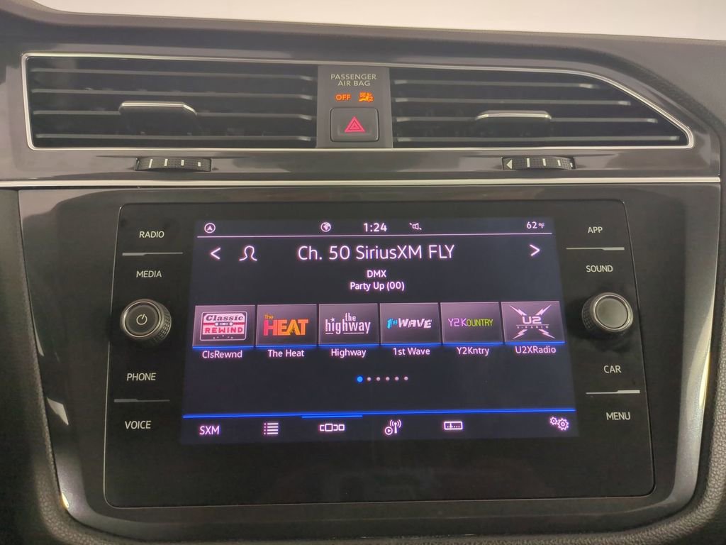 Used 2024 Volkswagen Tiguan SE R-Line image 21