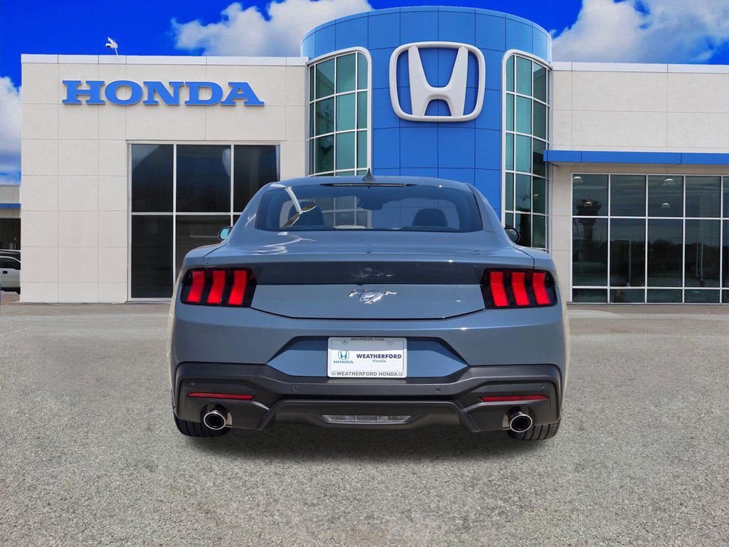 Used 2025 Ford Mustang EcoBoost image 4