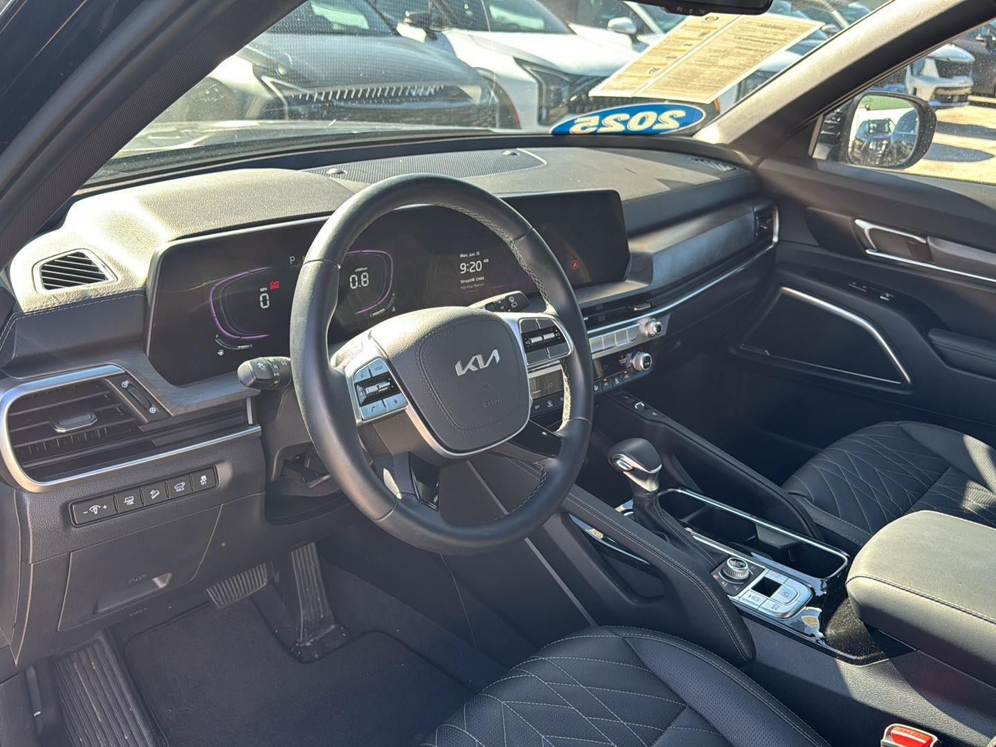 Used 2025 Kia Telluride AWD image 18