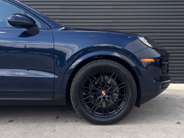 New 2026 Porsche Cayenne Coupe AWD/4WD image 11