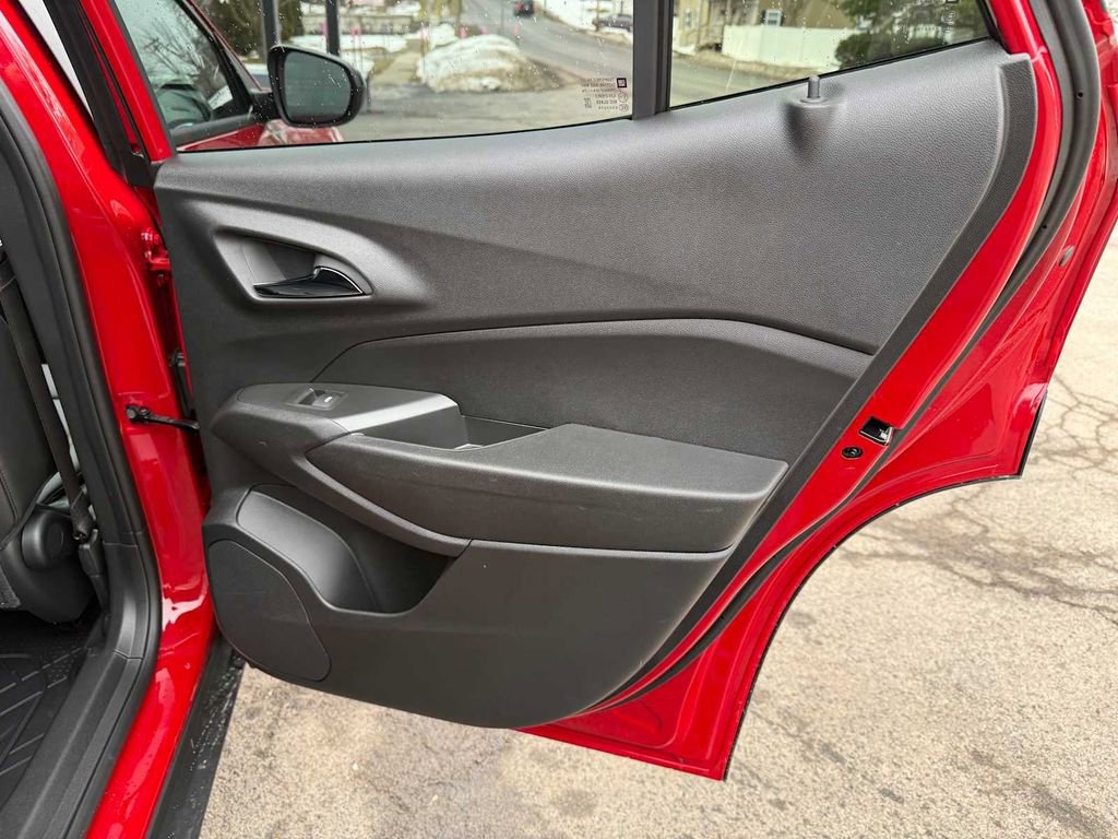New 2026 Chevrolet Trax RS w/ Sunroof Package image 28