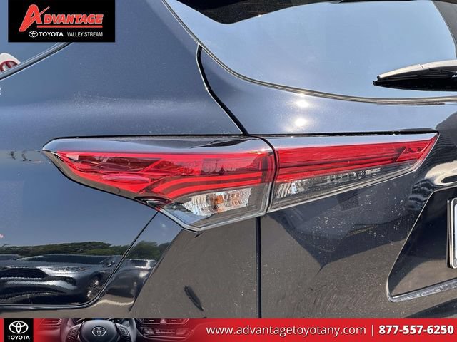 Certified 2023 Toyota Highlander XSE AWD/4WD image 13