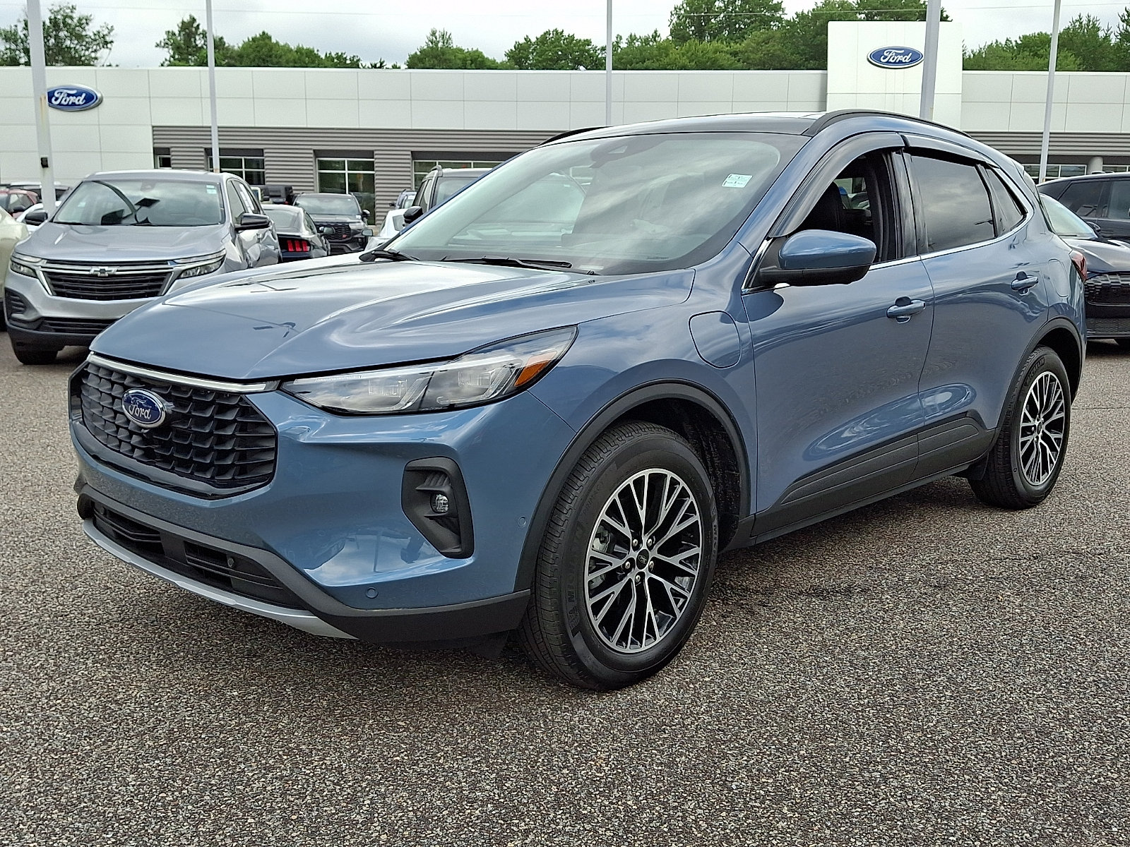 Used 2023 Ford Escape SE w/ PHEV Premium Package FWD image 5