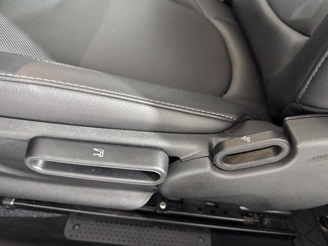 Used 2022 MINI Cooper 2-Door Hardtop FWD image 18