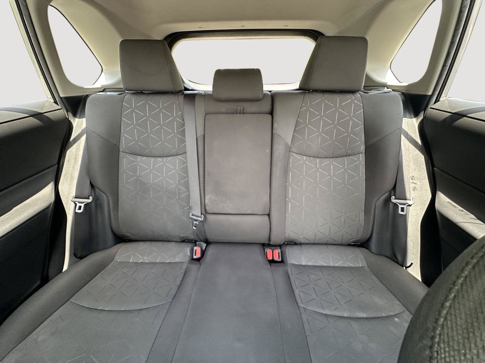 Used 2021 Toyota RAV4 XLE FWD image 55