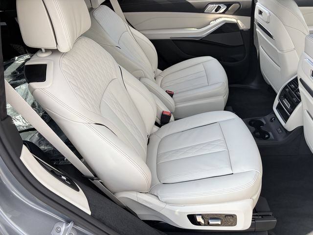 New 2027 BMW X7 xDrive40i w/ M Sport Package AWD/4WD image 13