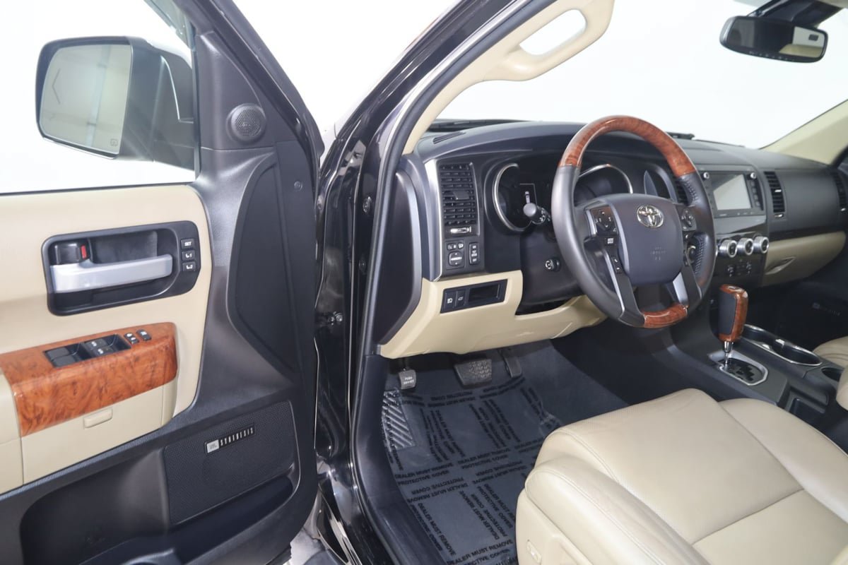 Used 2020 Toyota Sequoia Platinum AWD/4WD image 47