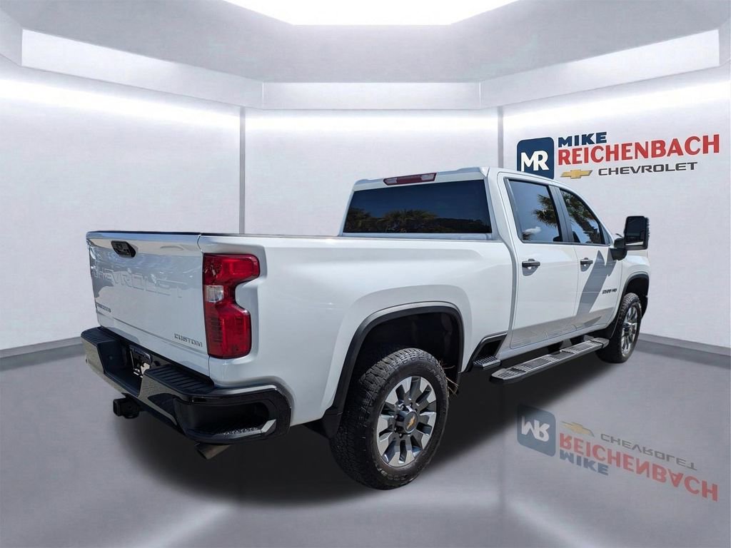 Used 2024 Chevrolet Silverado 2500 Custom w/ Custom Convenience Package image 4