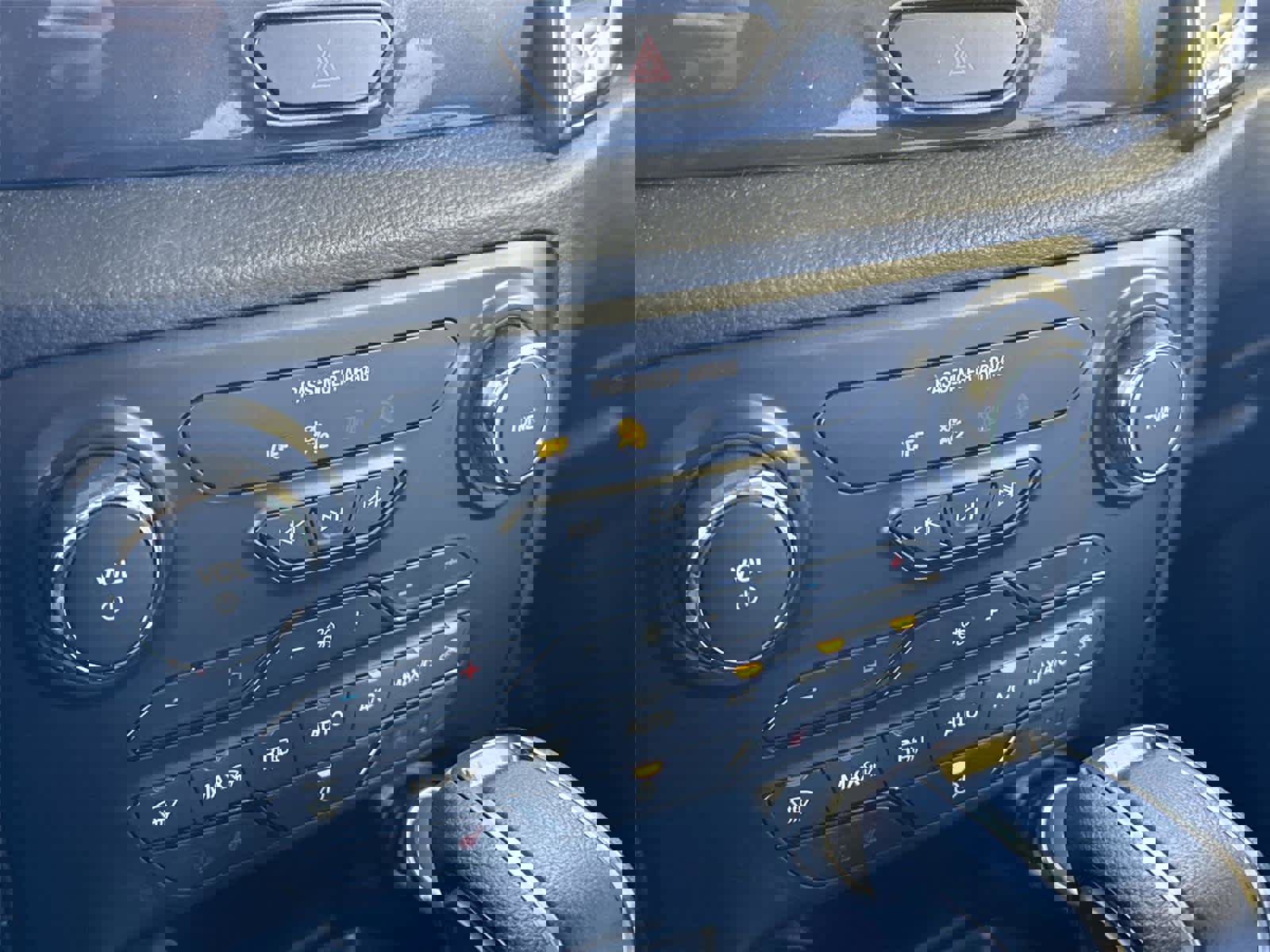 Used 2020 Ford Ranger Lariat w/ Equipment Group 501A Mid image 17